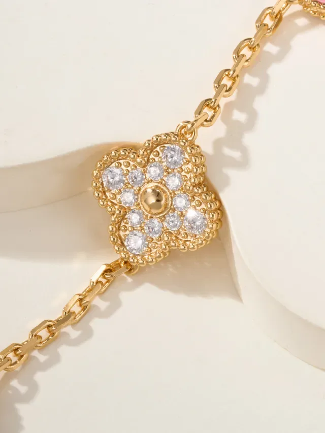Pink Gold Chain Clover-Shaped Charms Bracelet 4