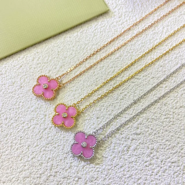 Pink Gold Flower-Shaped Pendant Enamel Inlay Necklace 2