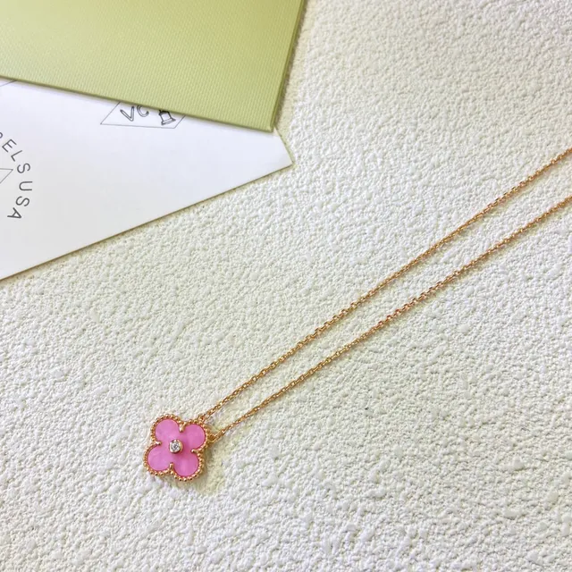 Pink Gold Flower-Shaped Pendant Enamel Inlay Necklace 3