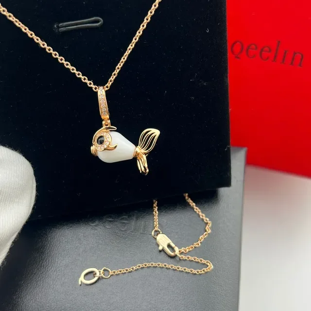 Qeelin Broche Doré Noir Poisson Émail 5