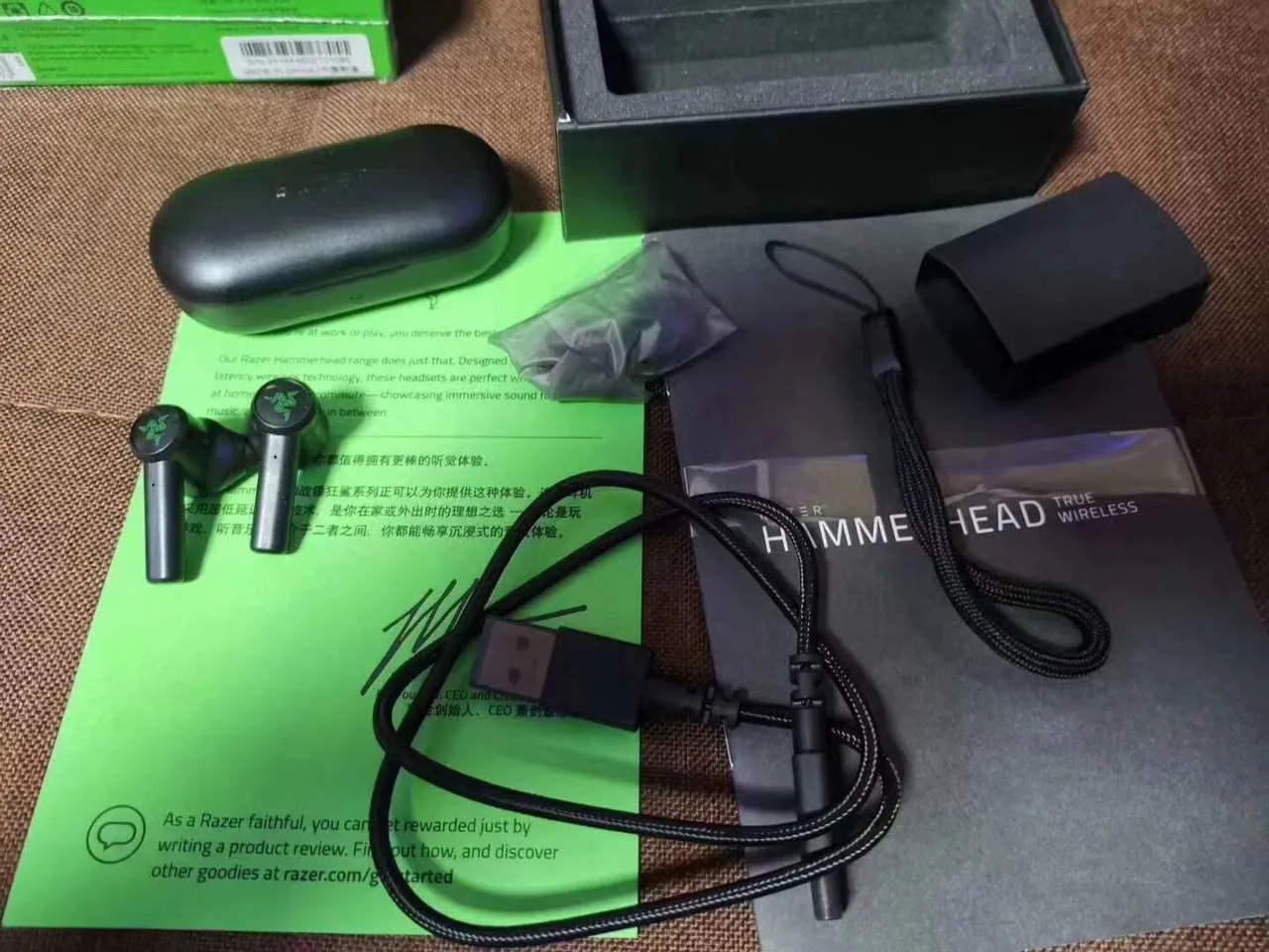 Razer Casque supra-auriculaire avec micro boom détachable et châssis vibrant vert noir 9
