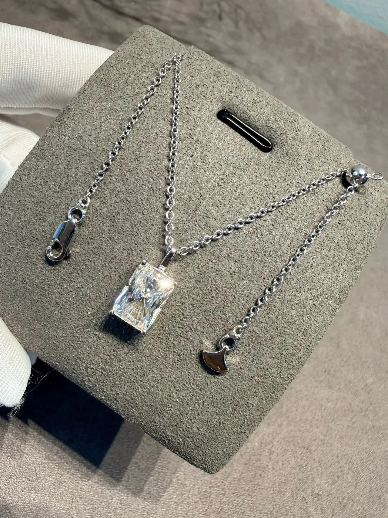 Rectangular Emerald-Cut Faceted Stone Pendant Necklace 7