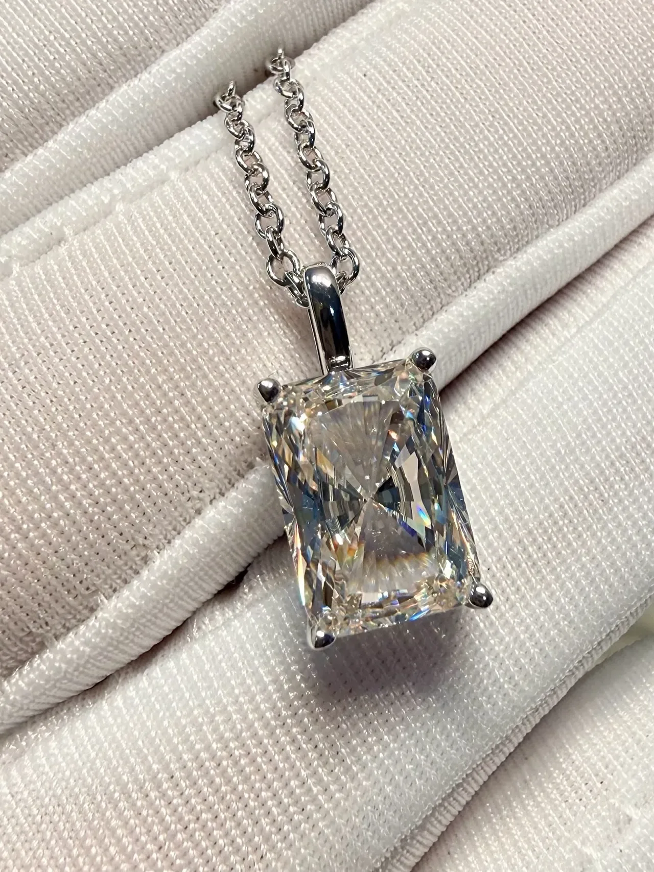 Rectangular Emerald-Cut Faceted Stone Pendant Necklace 9