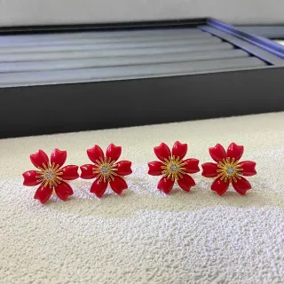 Red Gold Flower-Shaped Enamel Petals Earrings