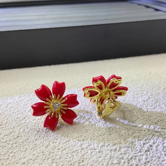 Red Gold Flower-Shaped Enamel Petals Earrings 3