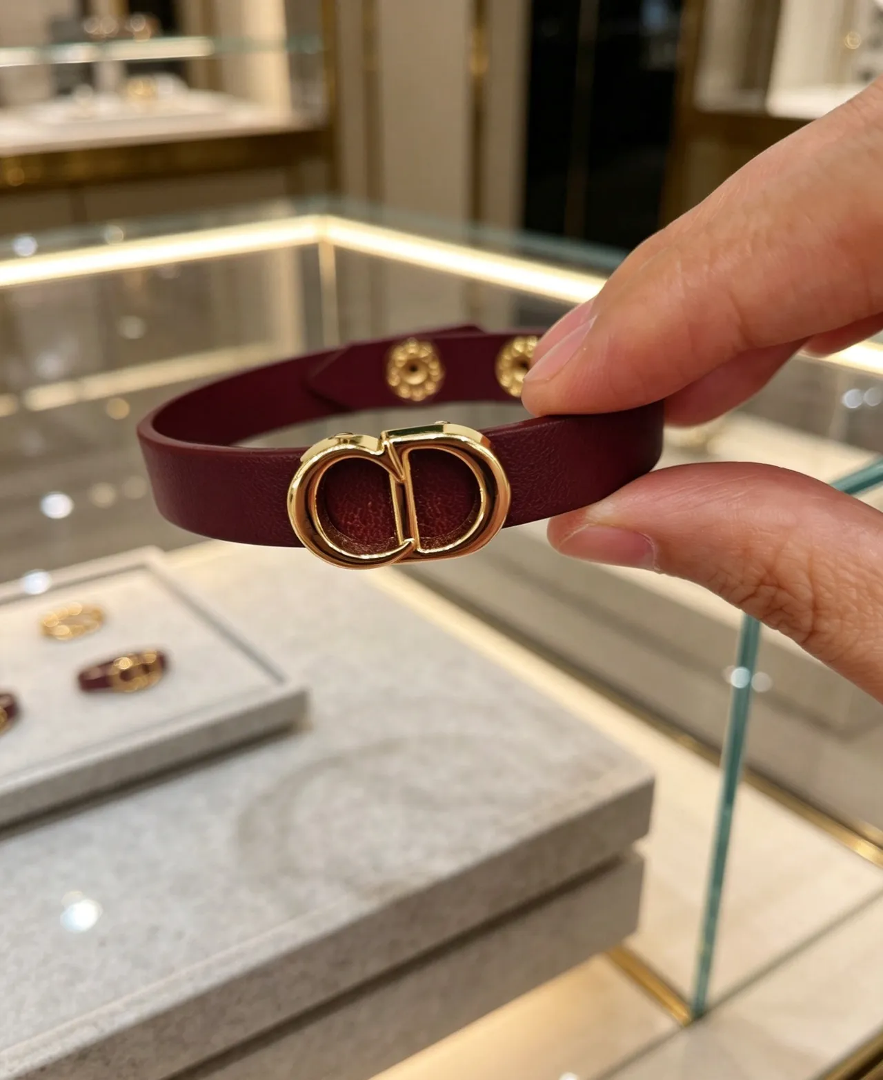 Red Gold Narrow Strap Pointed Ends Leather Belt 4