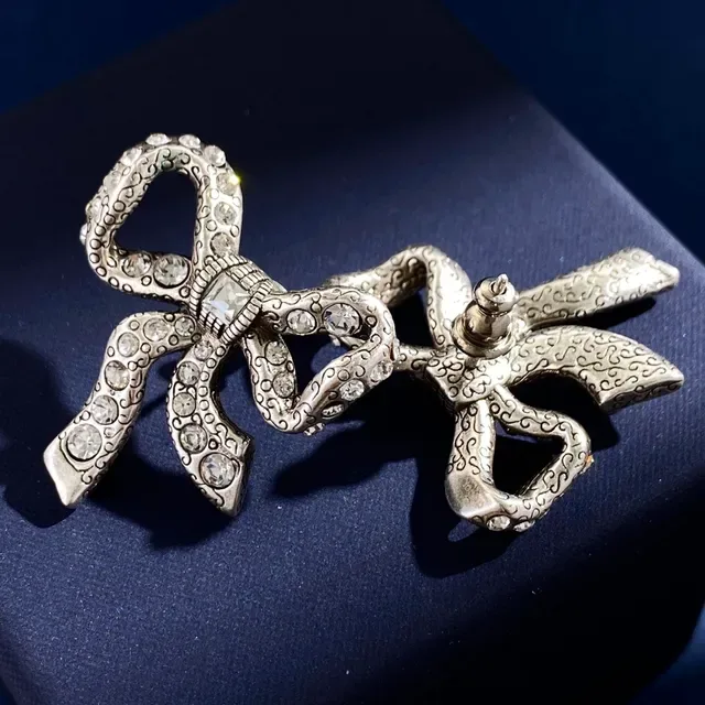Rhinestone-Encrusted Bow-Shaped Antique Silver Earrings 5