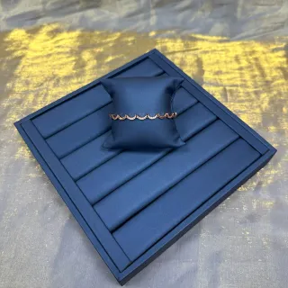 Pulsera de Oro Rosa con Borde Pavé y Escalonado