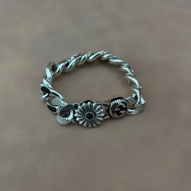 Silver Black Chunky Curb-Link Chain Floral Medallion Clasp Bracelet 6