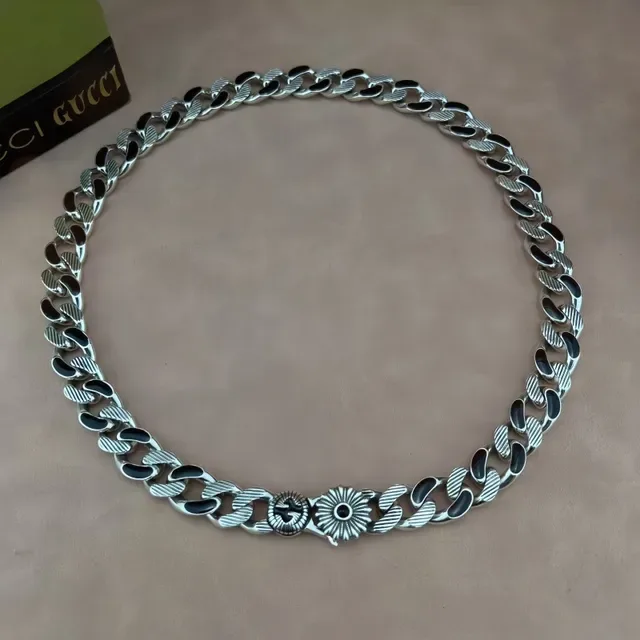 Silver Black Chunky Curb-Link Chain Floral Medallion Clasp Bracelet 10
