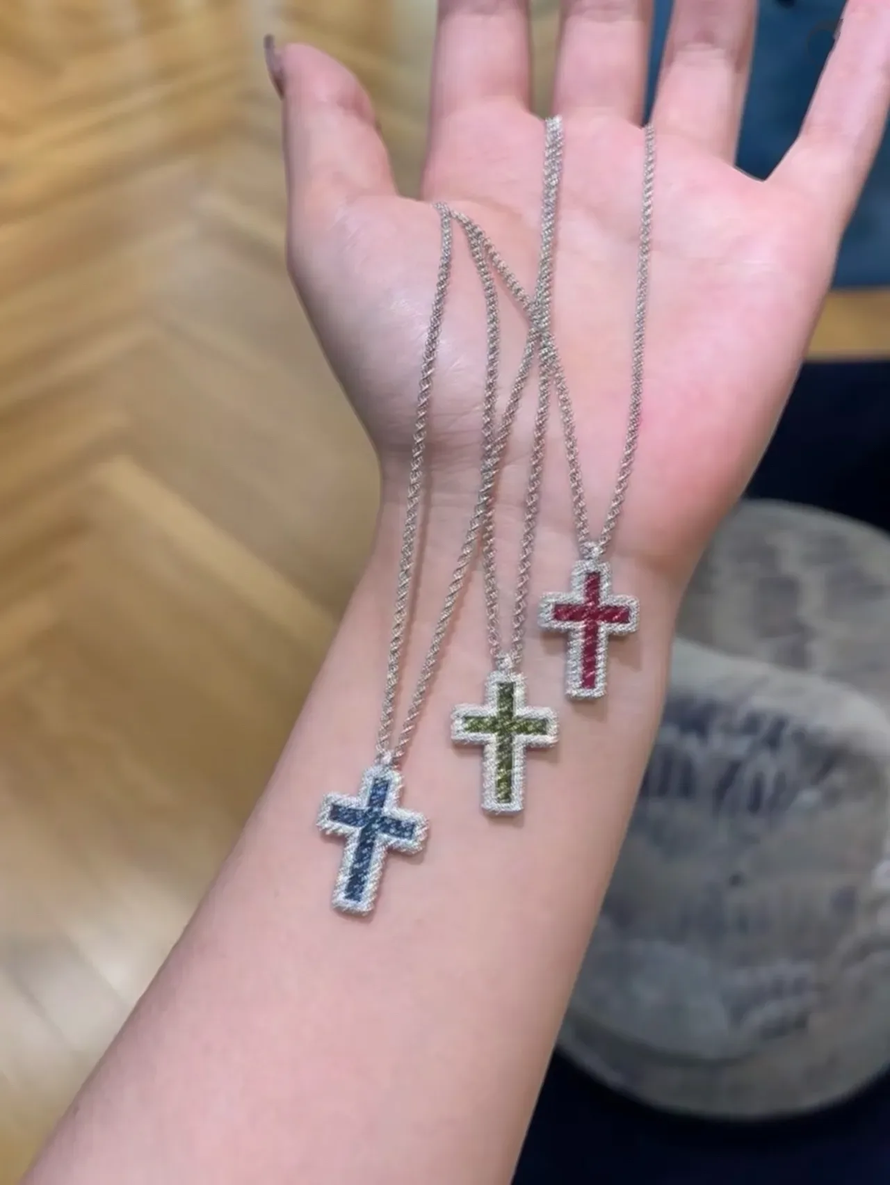 Silver Green Cross-Shaped Pendant Pavé-Set Clear Stones Necklace 5