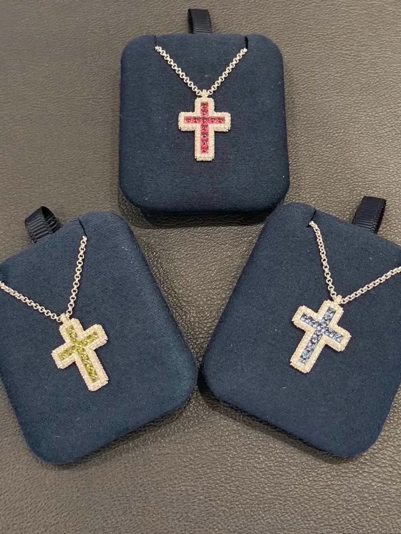 Silver Green Cross-Shaped Pendant Pavé-Set Clear Stones Necklace 7