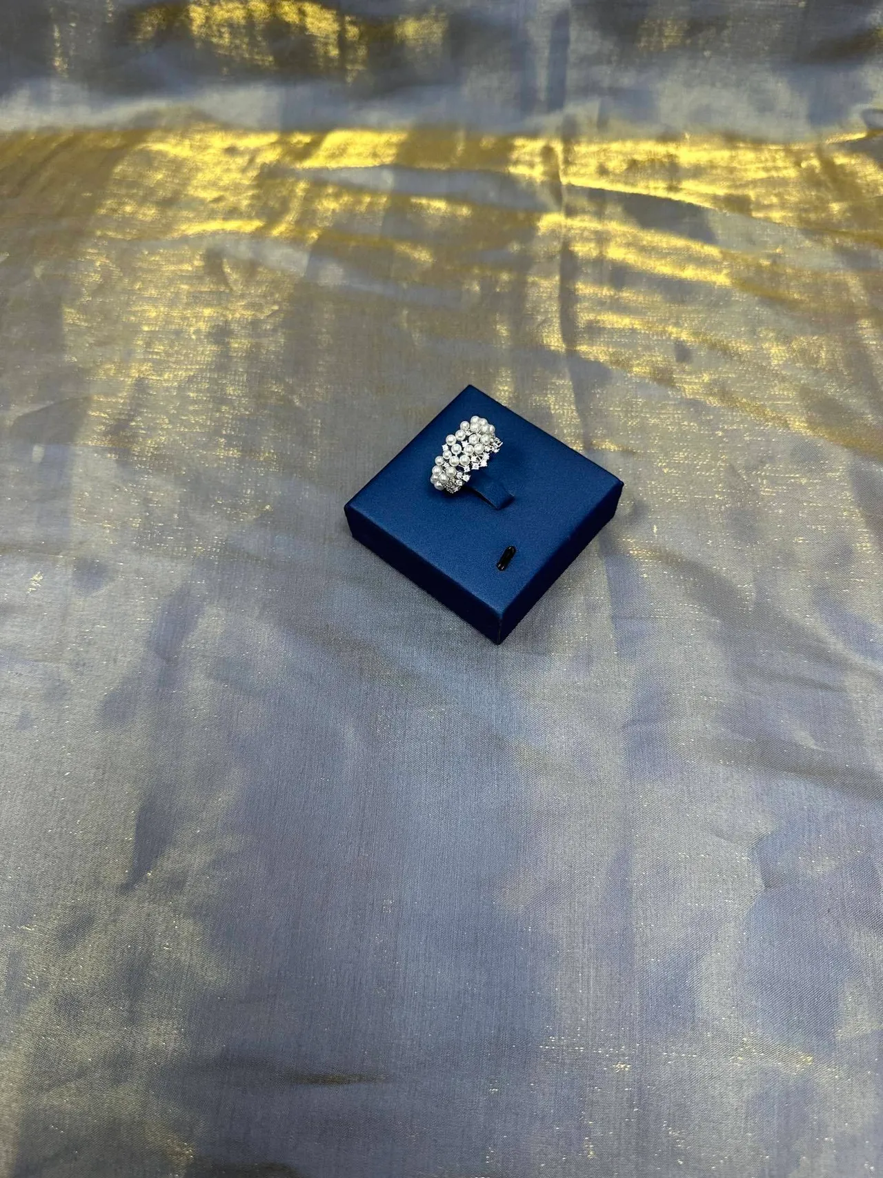 Silver White Cluster-Style Pearl-and-Crystal Ring 9