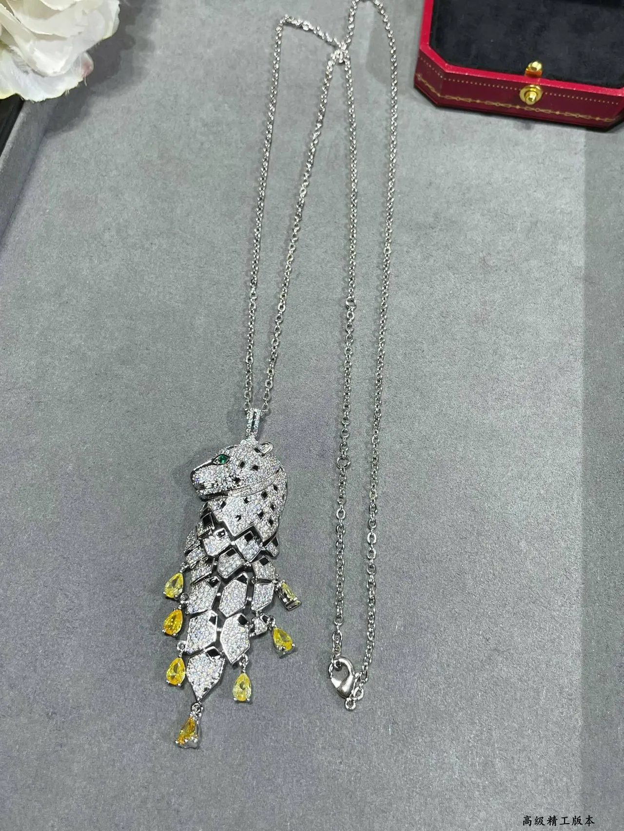 قلادة معلق رأس حيوان فضي أصفر Pavé-Set حجر 6