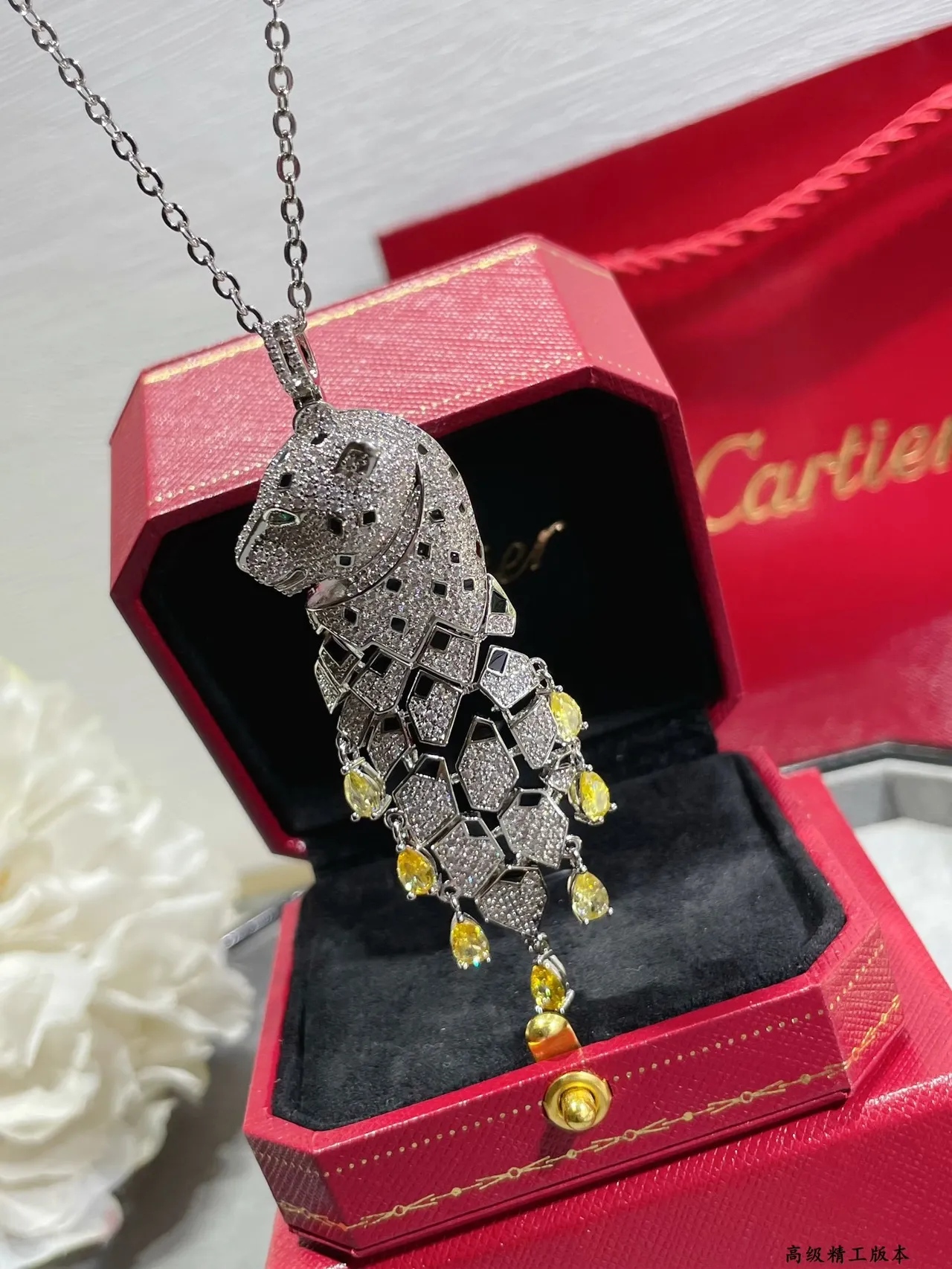 قلادة معلق رأس حيوان فضي أصفر Pavé-Set حجر 8