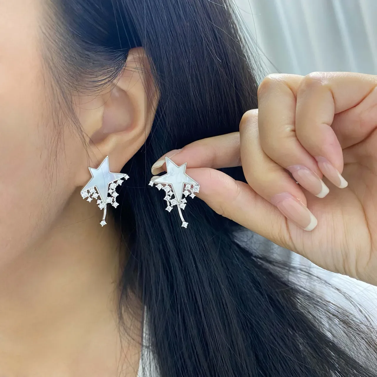 Star-Shaped Mother-of-Pearl and Crystal Stud Earrings 2