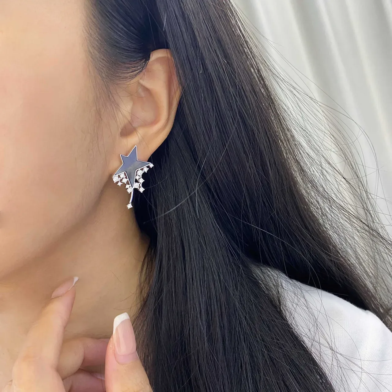 Star-Shaped Mother-of-Pearl and Crystal Stud Earrings 3