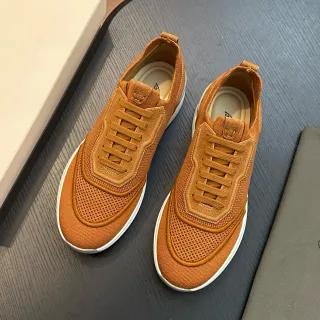 Zapatillas lifestyle de malla tan y paneles de cuero