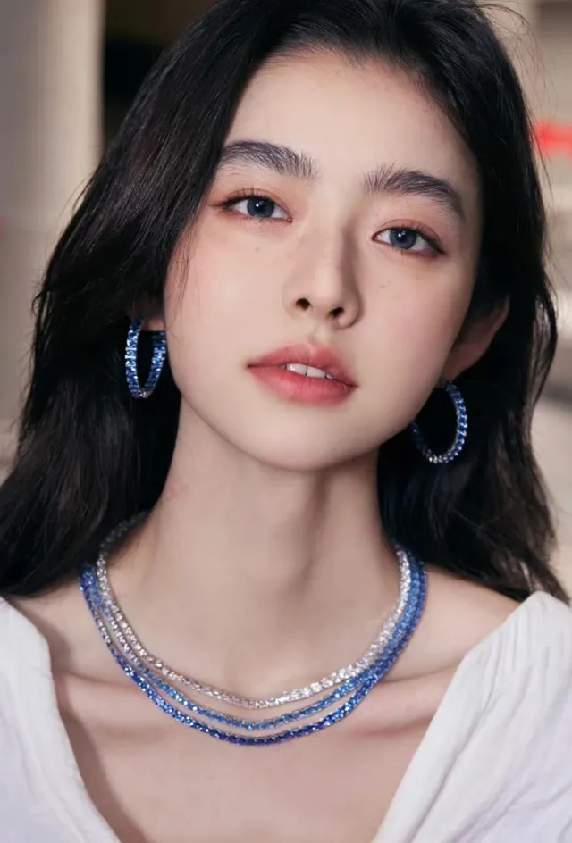 Tennis-Style Square-Cut Light Blue Stone Necklace 2