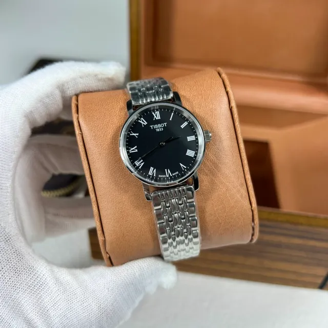 Tissot Everytime काली डायल चांदी टोन क्वार्ट्ज घड़ी 4