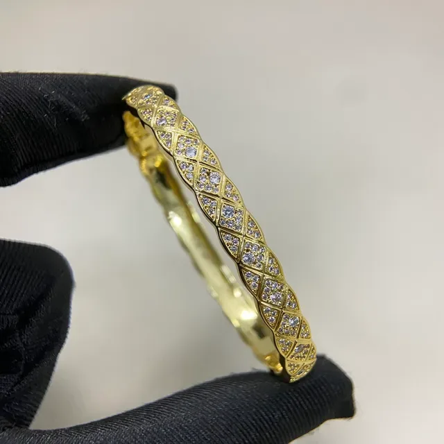 Twisted Lattice Pavé-Set Multi-Tone Gold Bangle Bracelets 5