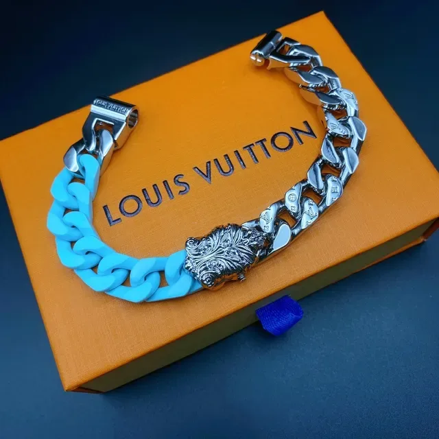 Two-Tone Metal and Resin Lion-Head Chain Link Bracelet 4
