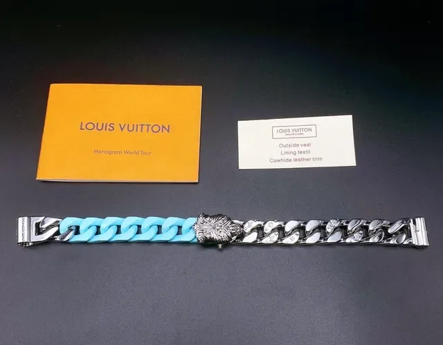Two-Tone Metal and Resin Lion-Head Chain Link Bracelet 5