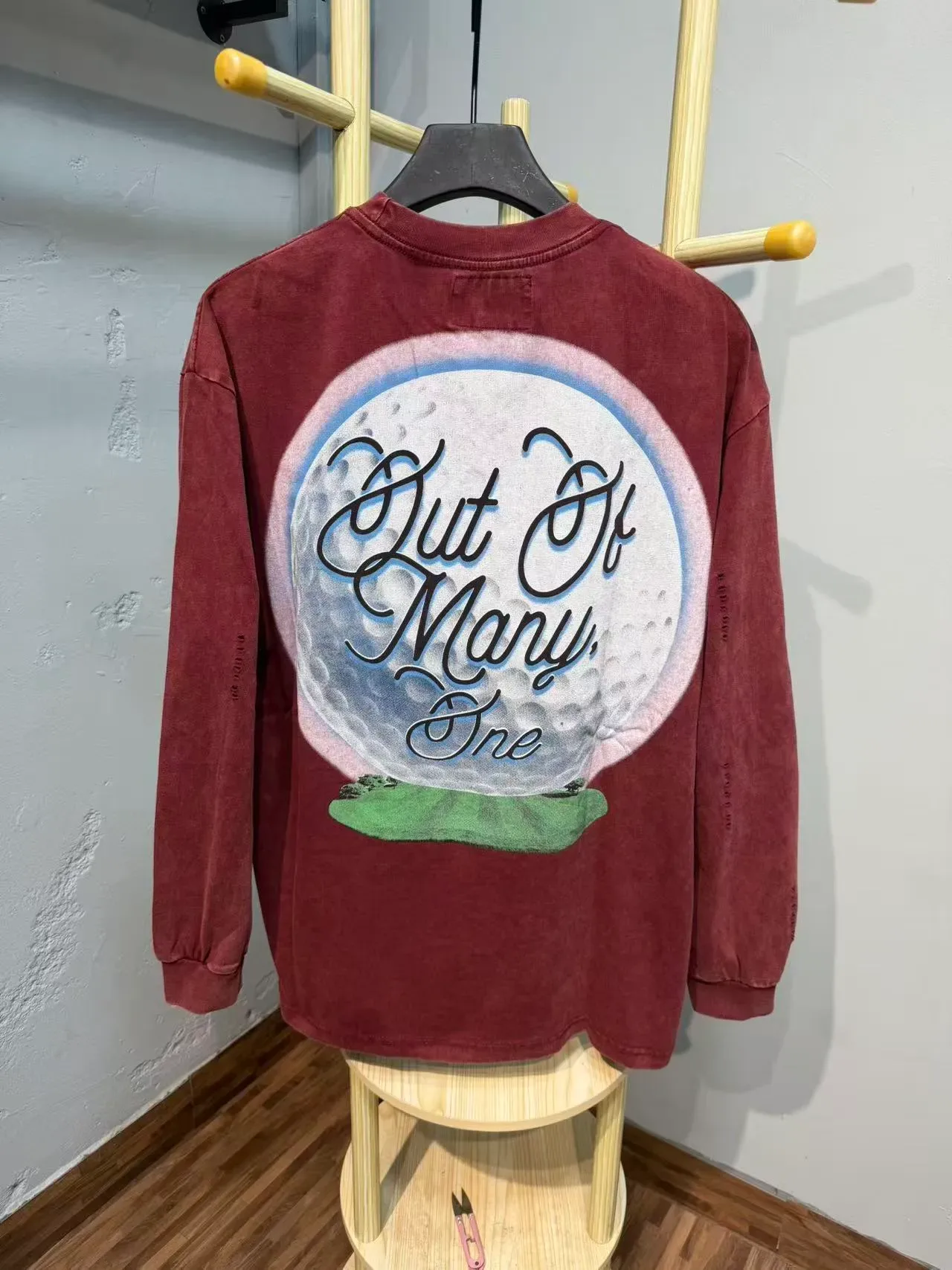 Washed Black and Burgundy Graphic Print Long-Sleeve Crewneck T-Shirt 4