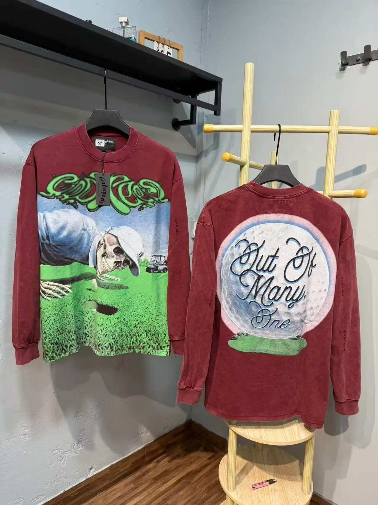 Washed Black and Burgundy Graphic Print Long-Sleeve Crewneck T-Shirt 5
