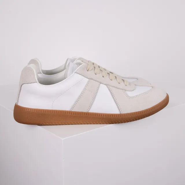 White and Beige Suede Leather Low-Top Trainer Sneakers 3