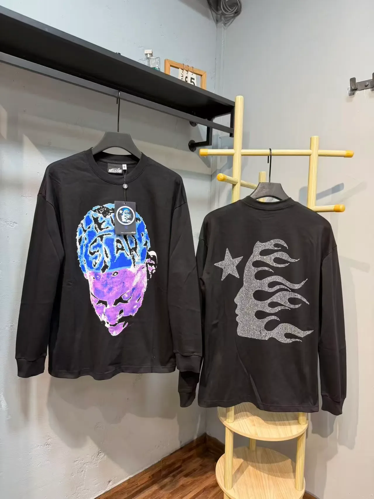 White Black Long-Sleeve Crewneck T-Shirt 6
