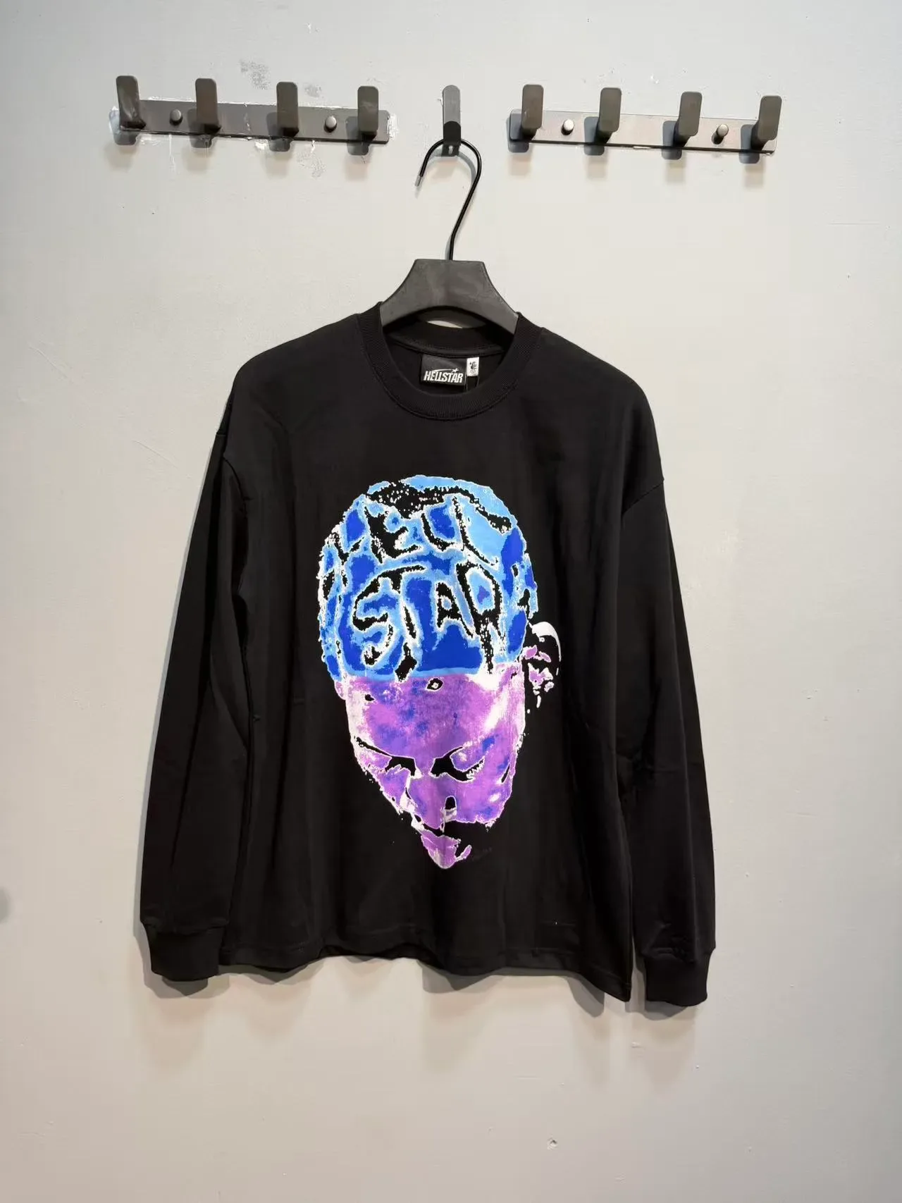 White Black Long-Sleeve Crewneck T-Shirt 7