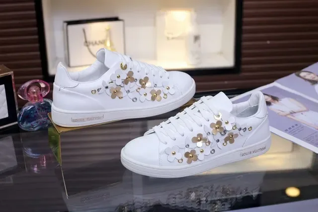 White Floral-Embellished Lifestyle Sneakers 3