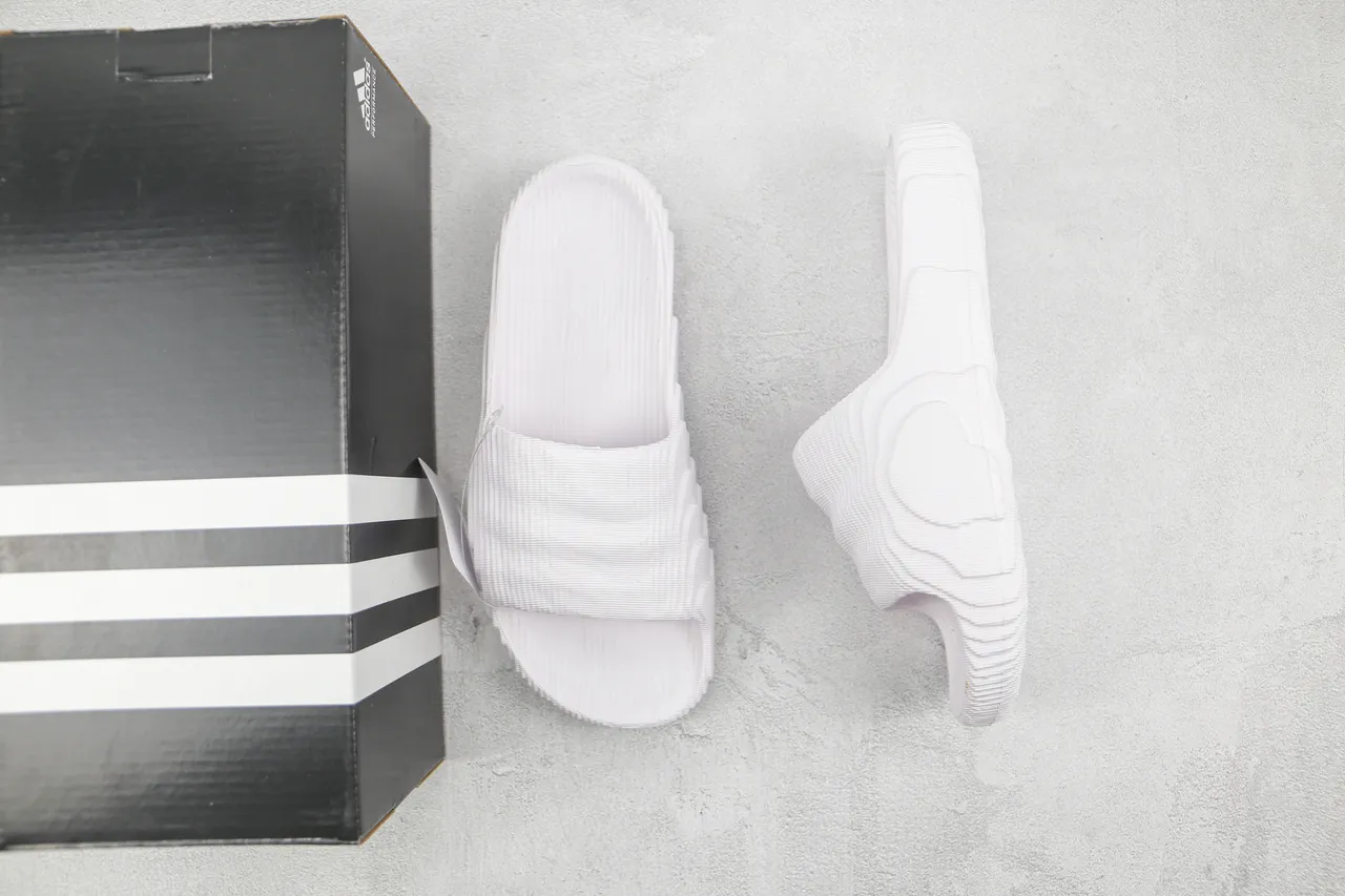 White Molded Ribbed Strap Slipper 5