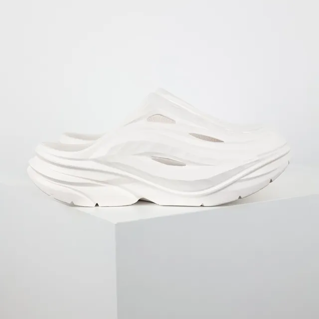 White Monolithic Molded Slip-On Slippers 3