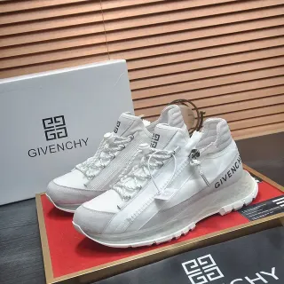 Givenchy City Sport أحذية رياضية بيضاء و رمادية للأسلوب الحياتي