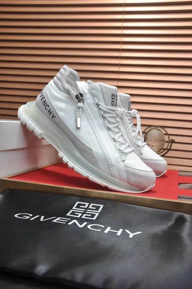 Givenchy City Sport Sneakers Lifestyle Blanches et Grises 4