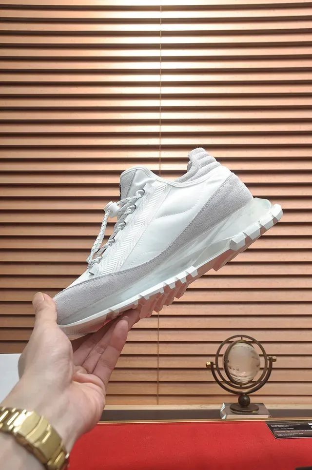 Givenchy City Sport Sneakers Lifestyle Blanches et Grises 5