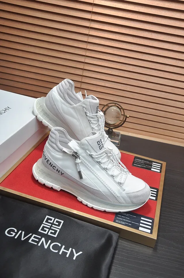 Givenchy City Sport Sneakers Lifestyle Blanches et Grises 6