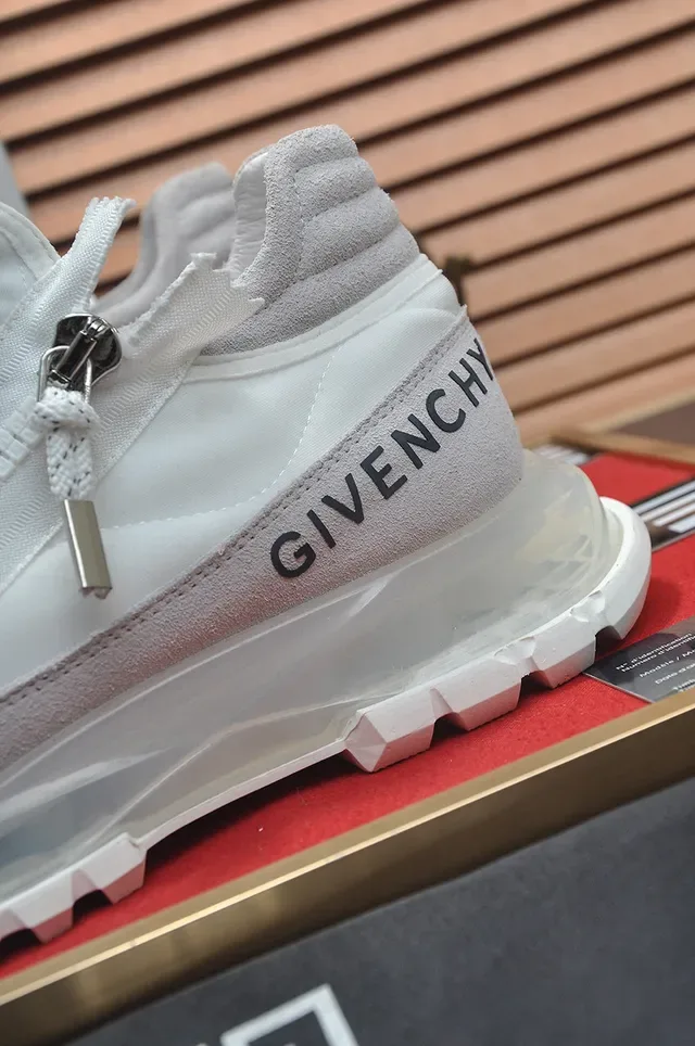 Givenchy City Sport Sneakers Lifestyle Blanches et Grises 9