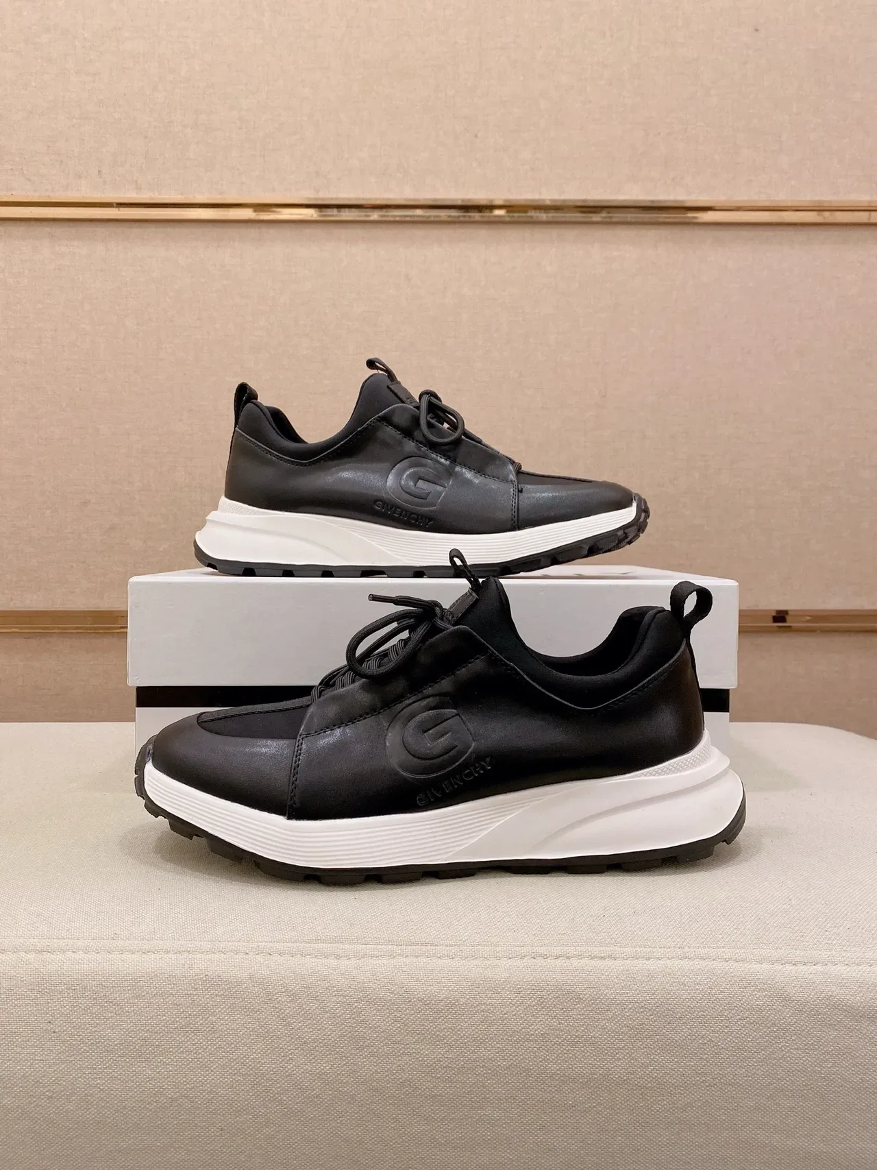 Givenchy Spectre Black and White Lifestyle Sneakers 8