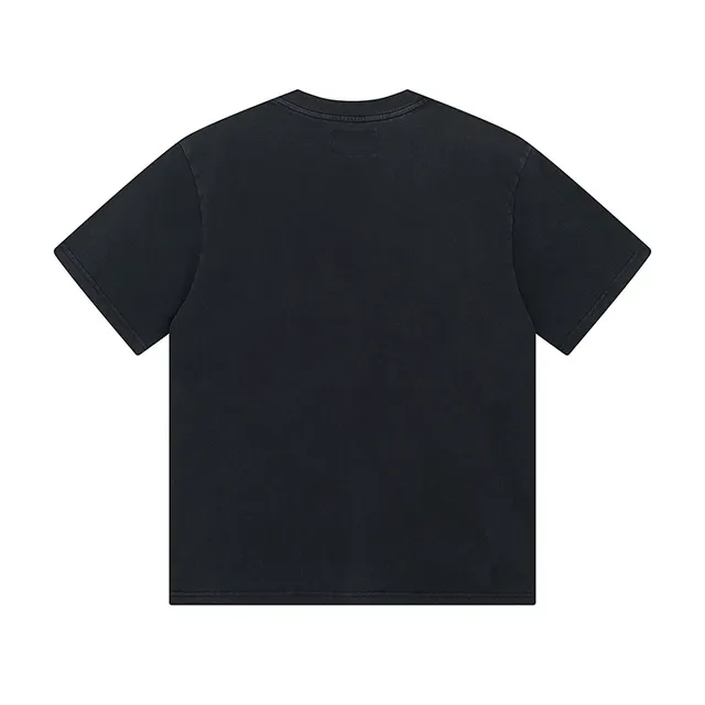 Camiseta preta Godspeed com estampa gráfica de caveira e flores 2