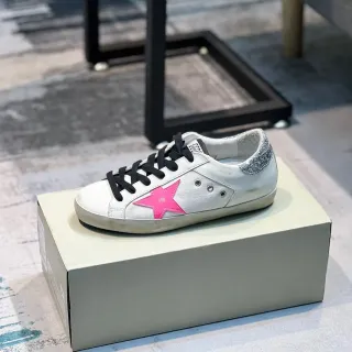 Golden Goose Superstar Pink Star 磨损白色生活方式运动鞋