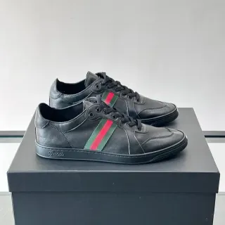 Gucci Ace Sneakers جلد أسود نسيج ويب شريط أسلوب حياة