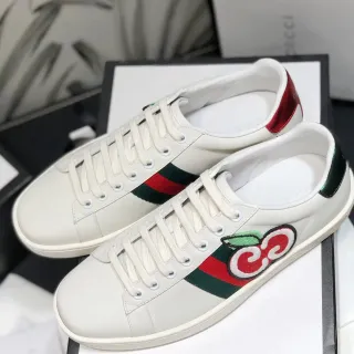 Gucci Ace Lifestyle Sneakers من الجلد Cherry White