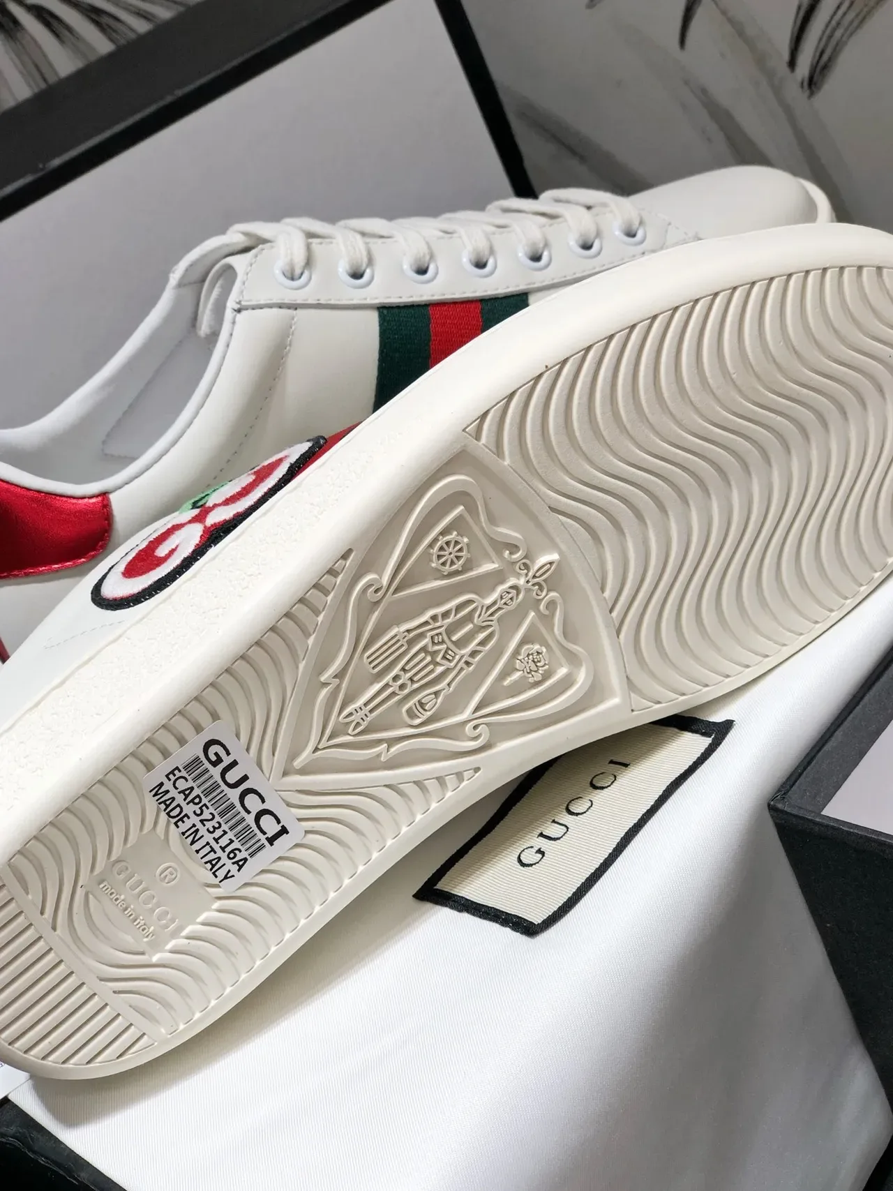 Gucci Ace Sneakers Lifestyle en Cuir Cherry White 4