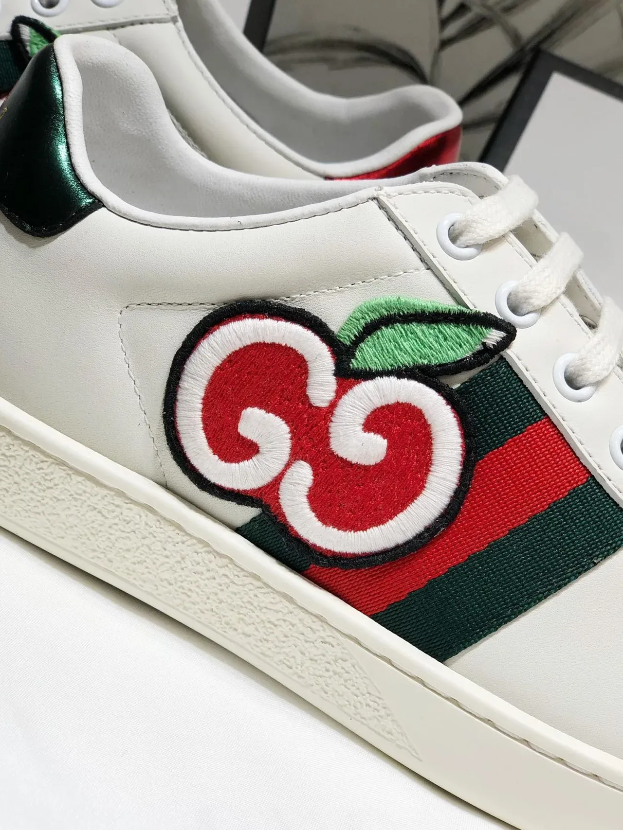 Gucci Ace Sneakers Lifestyle en Cuir Cherry White 8