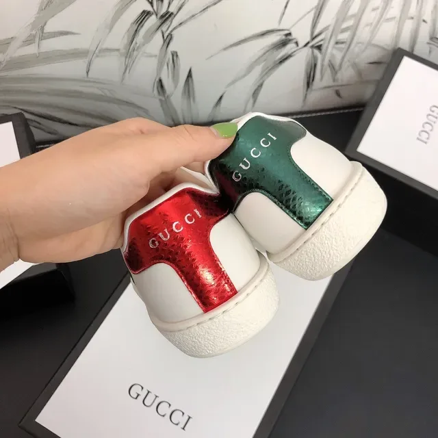 Sneakers lifestyle Gucci Ace Tiger blanc vert rouge 2