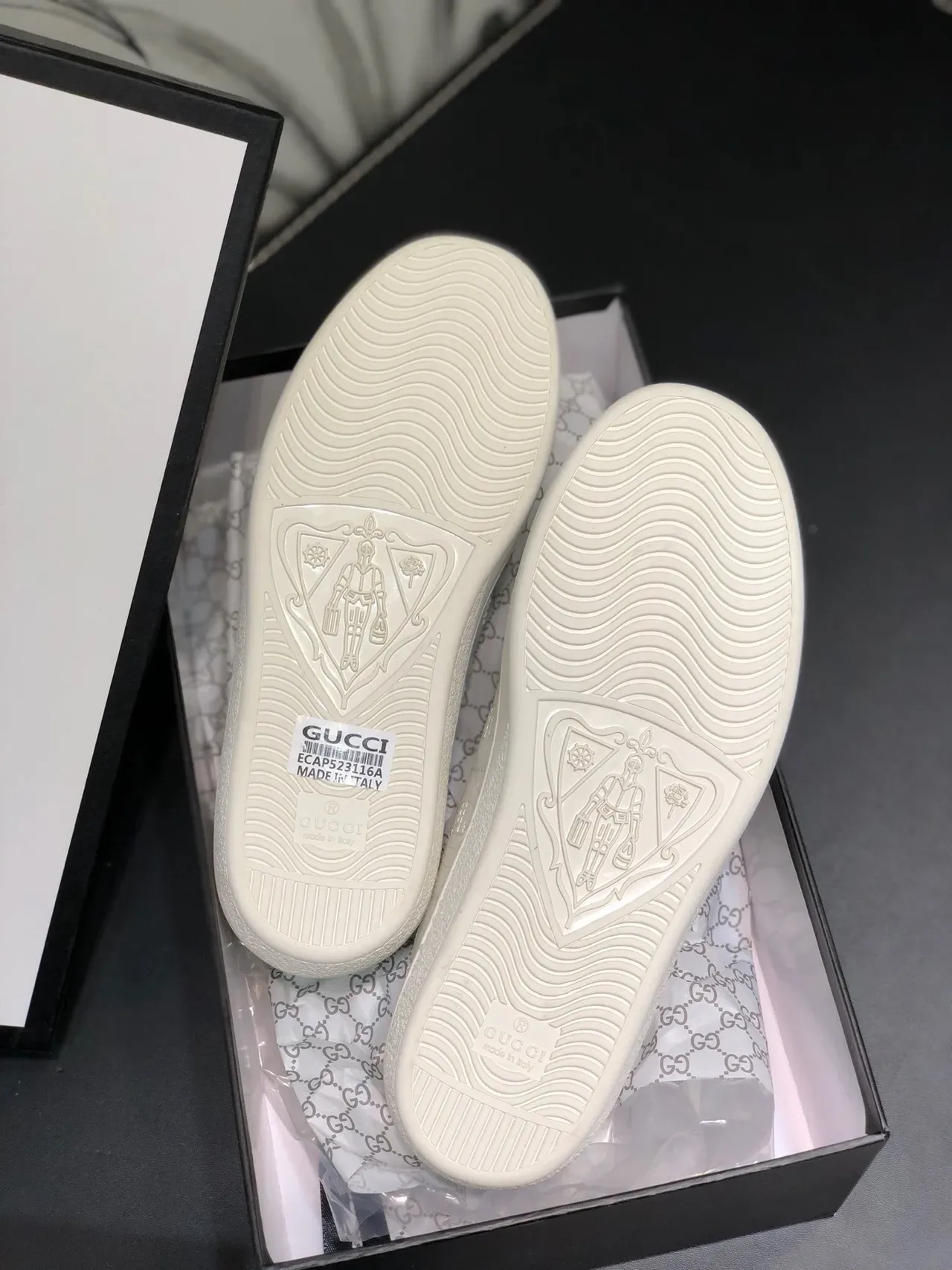 Gucci Ace Blancs et Verts Monogramme Cousu Sneakers Lifestyle 2