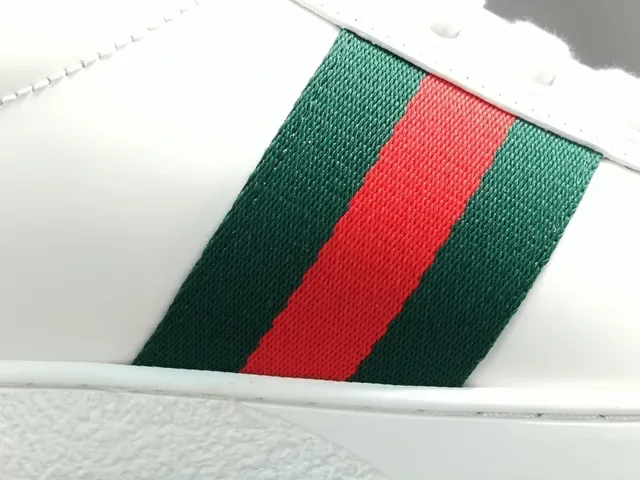 Gucci Ace White Green Red Web Stripe Bee Embroidery Lifestyle Sneakers 2